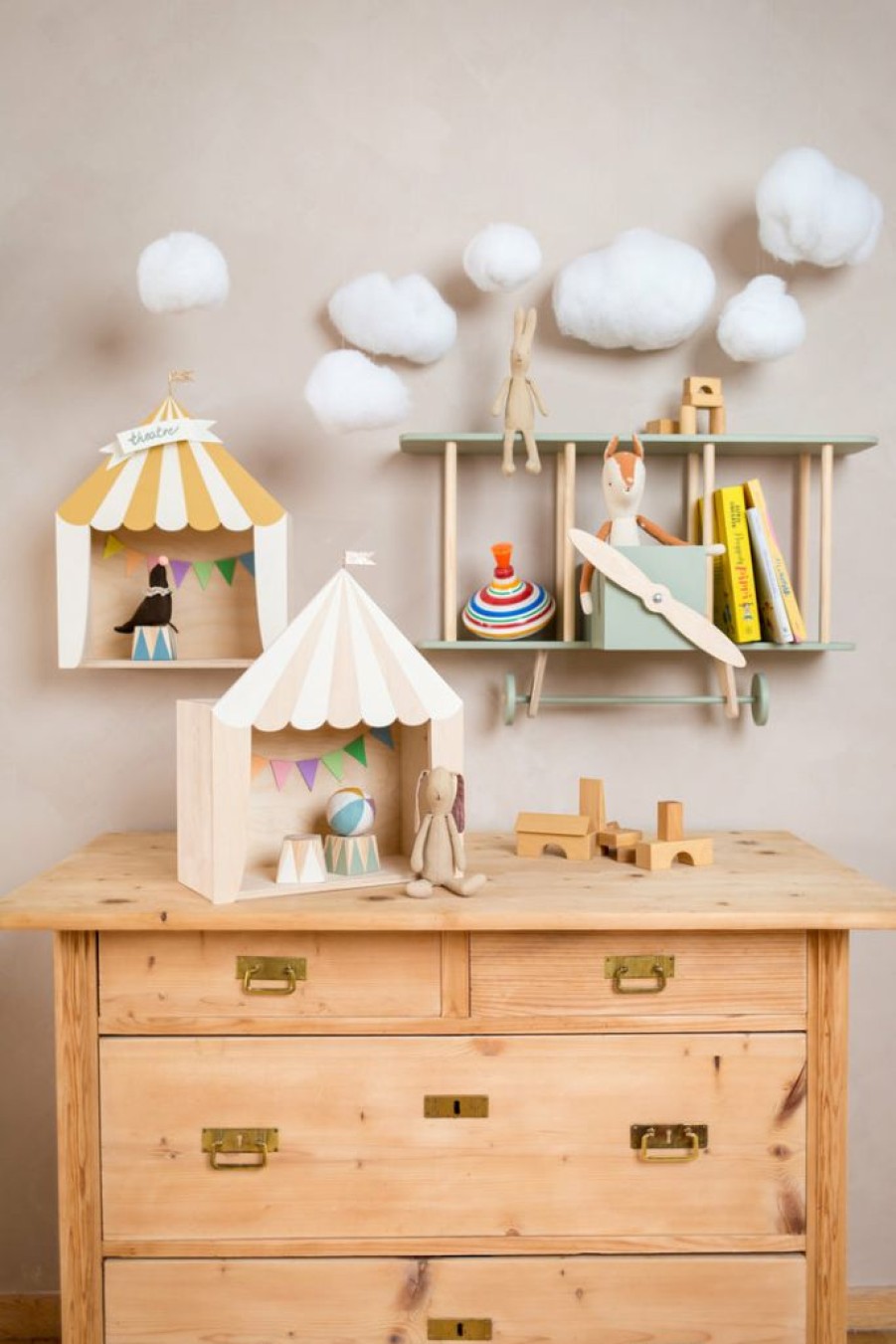 Kids Interiors & Decor * | Shelving Up Warsaw Circus Wooden Shelf White